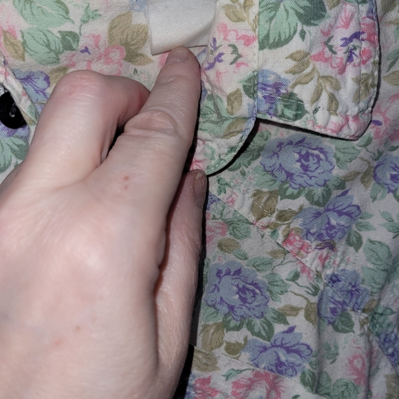 Ladies button up cotton blouse,mfg is unknown, sz is unknown pls see measurement - Picture 5 of 11